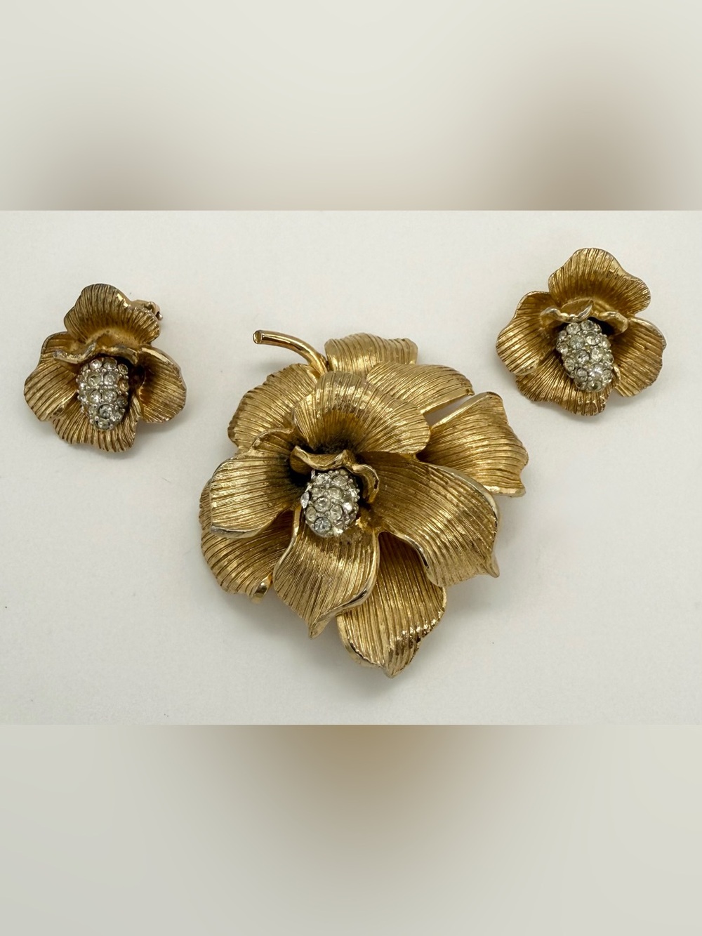 Vintage Arthur Pepper Gold tone Flower Brooch Earrings Rhinestone SIGNED ART